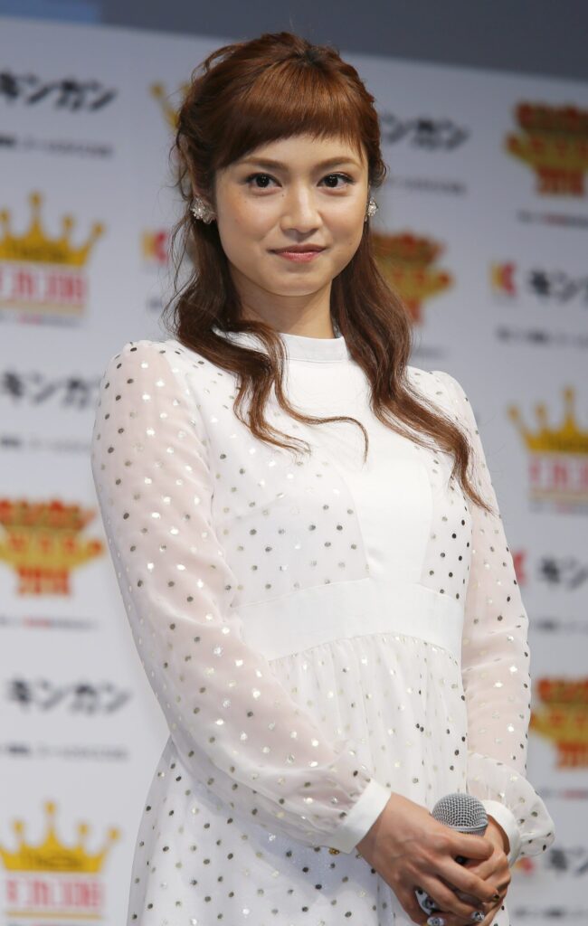 平愛梨家系図の全貌!家族構成と驚きのルーツ