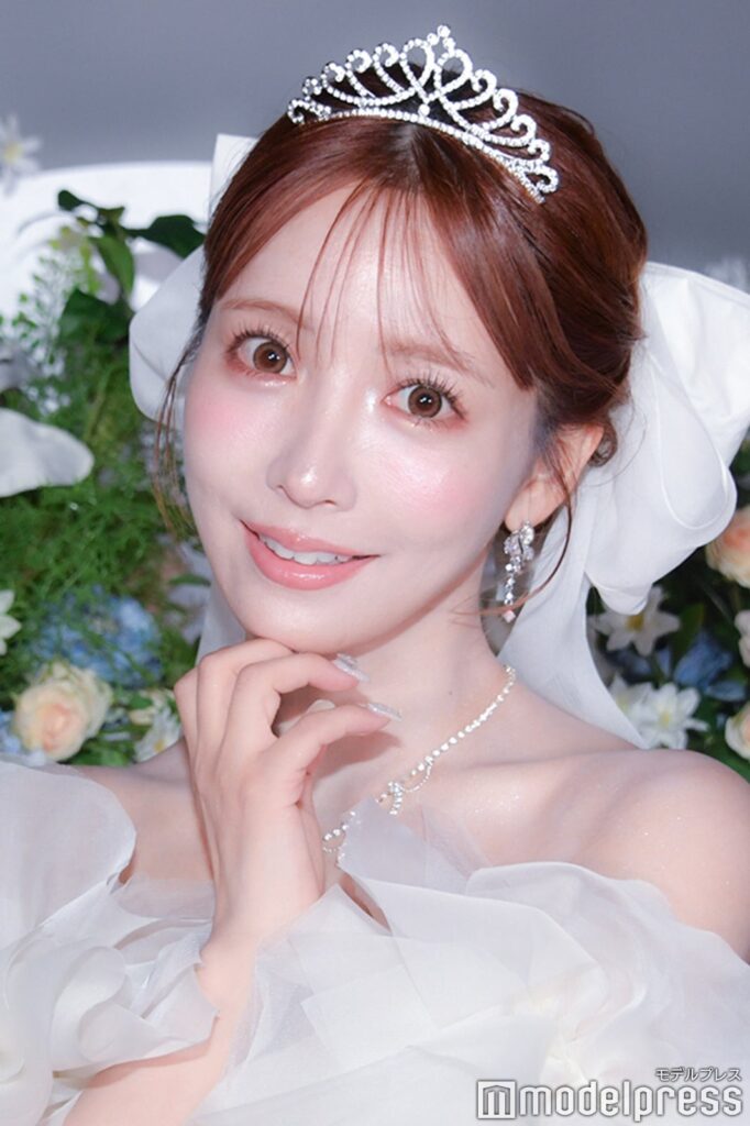 三上悠亜と渡辺翔太の熱愛真相に迫る